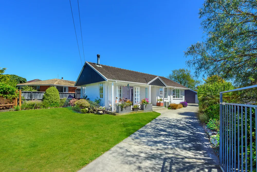 Photos of 54 Inwoods Road