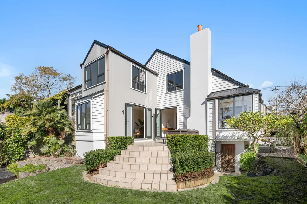 Photos of 4 Mamie Street