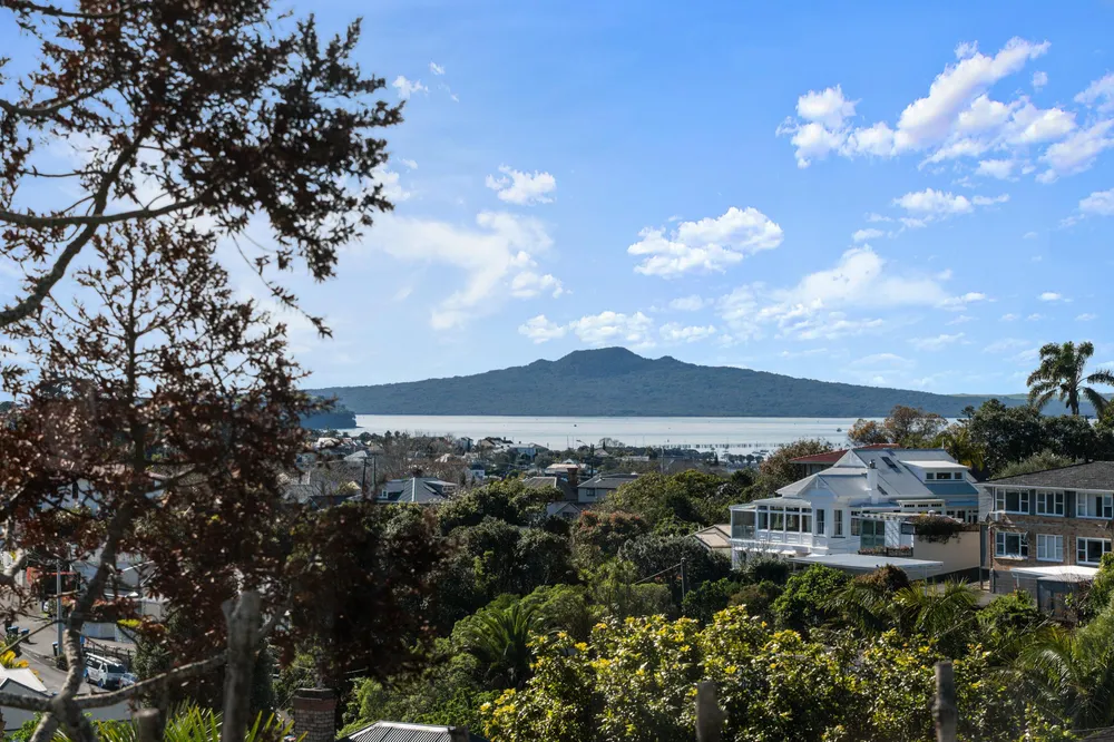 Photos of 4 Mamie Street