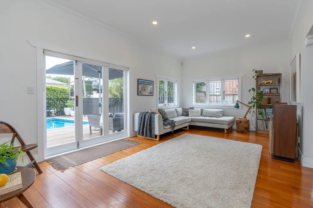 Photos of 15 Atanga Avenue