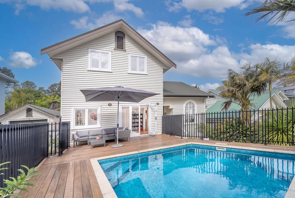 Photos of 15 Atanga Avenue