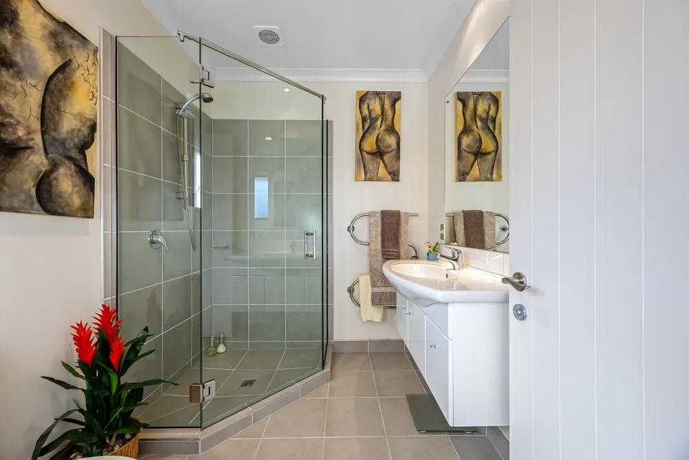Photos of 16 Kensington Avenue