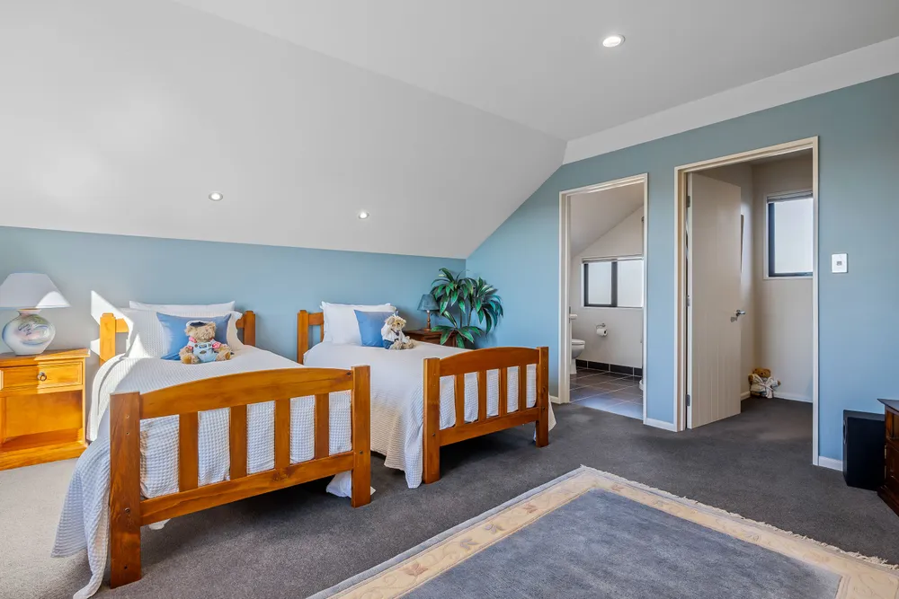 Photos of 16 Kensington Avenue