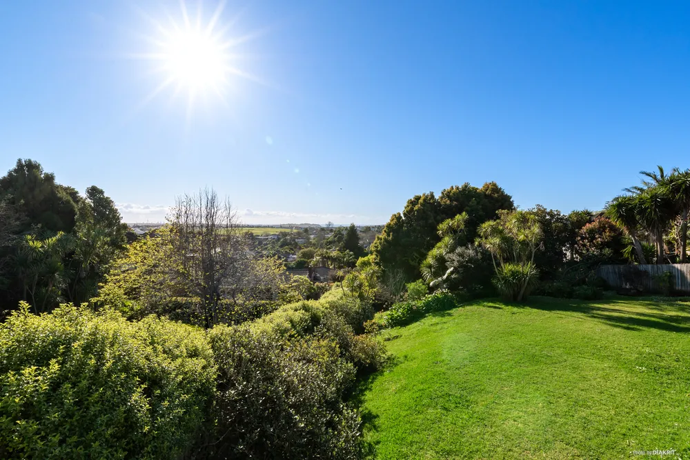 Photos of 156 Bleakhouse Road