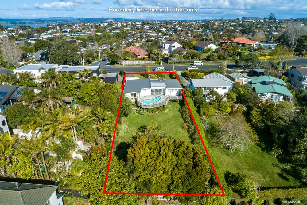 Photos of 156 Bleakhouse Road