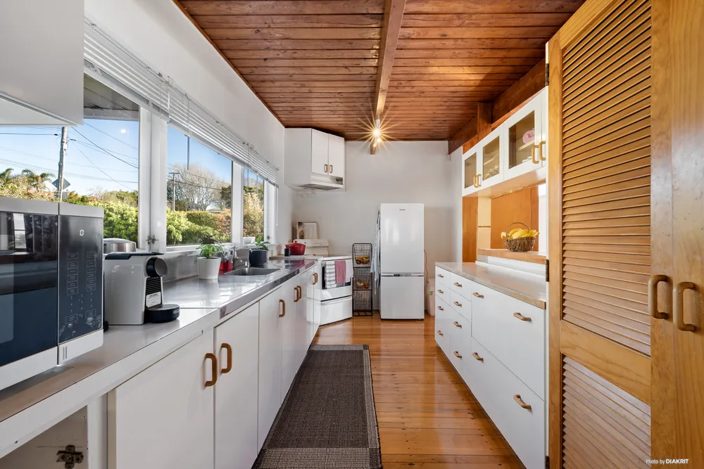 Photos of 156 Bleakhouse Road