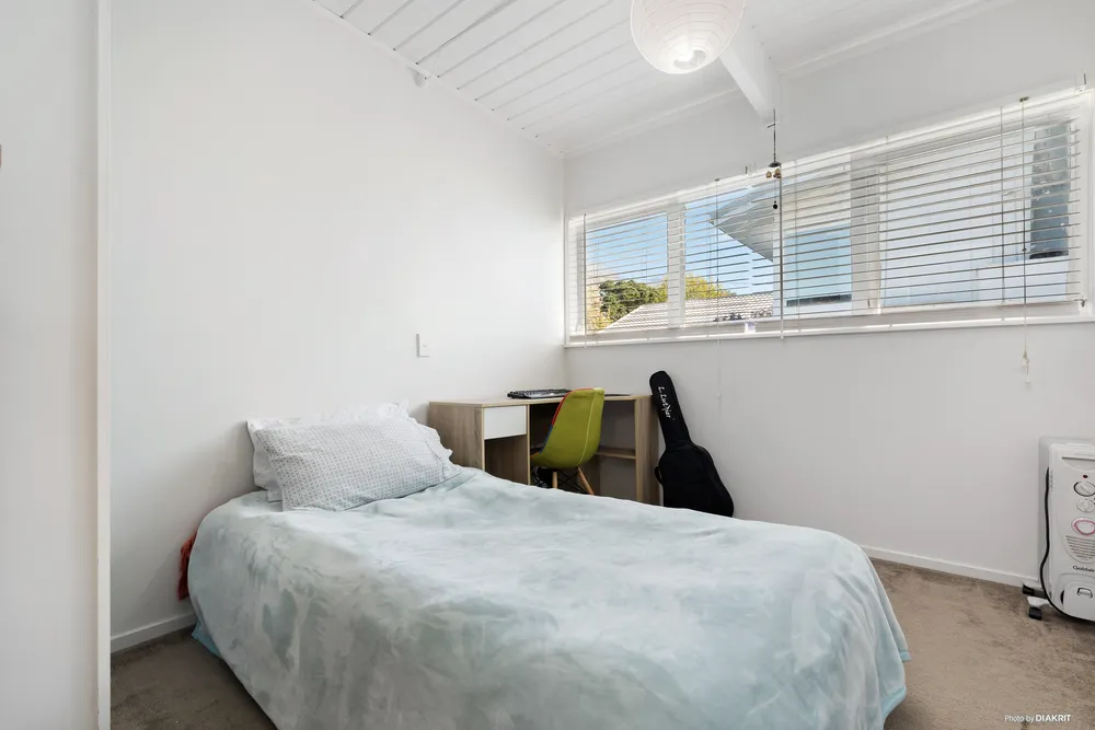 Photos of 156 Bleakhouse Road