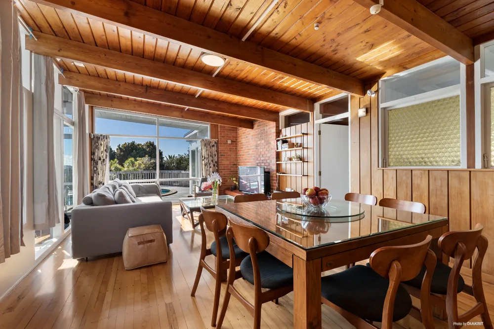 Photos of 156 Bleakhouse Road