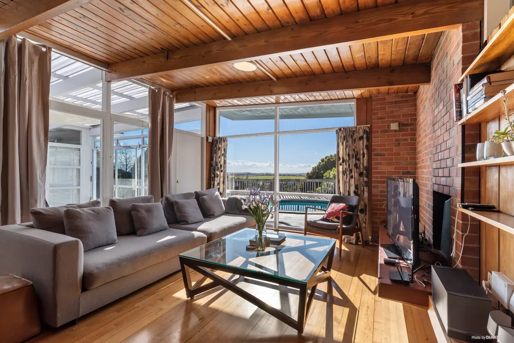 Photos of 156 Bleakhouse Road