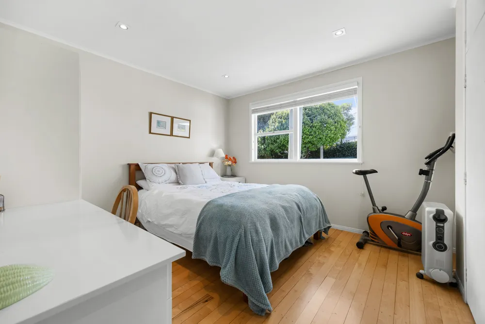Photos of 15 Glenside Avenue
