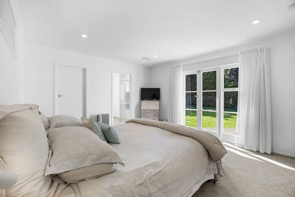 Photos of 15 Glenside Avenue