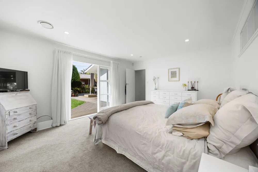 Photos of 15 Glenside Avenue