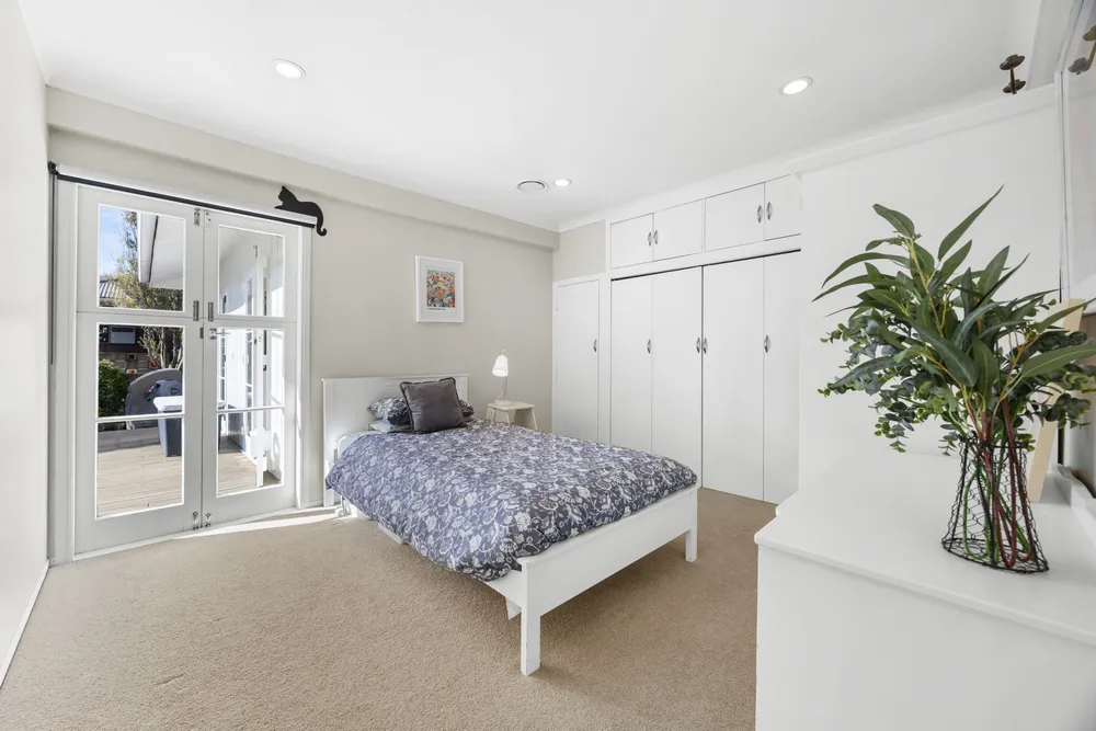 Photos of 15 Glenside Avenue