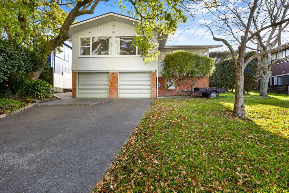 Photos of 15 Glenside Avenue