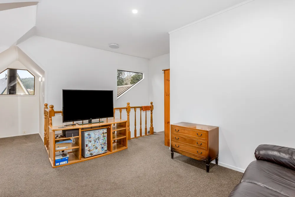 Photos of 21 Mangaroa Hill Road