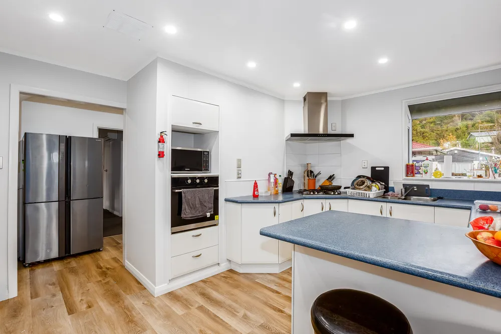 Photos of 21 Mangaroa Hill Road