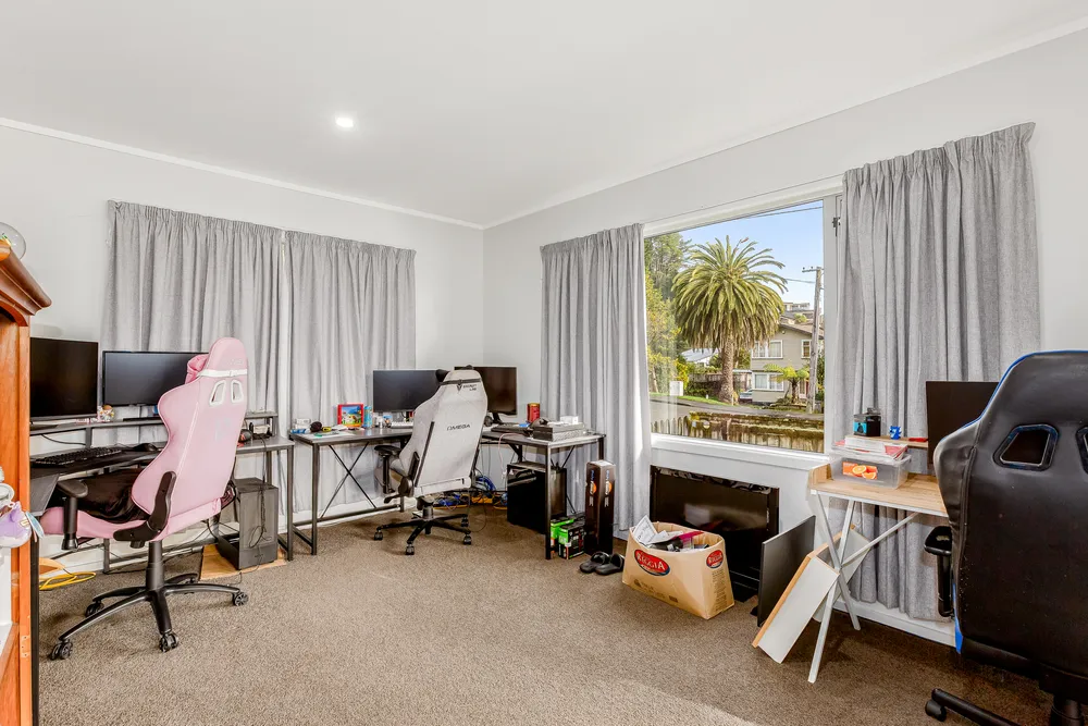 Photos of 21 Mangaroa Hill Road