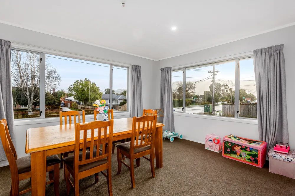 Photos of 21 Mangaroa Hill Road