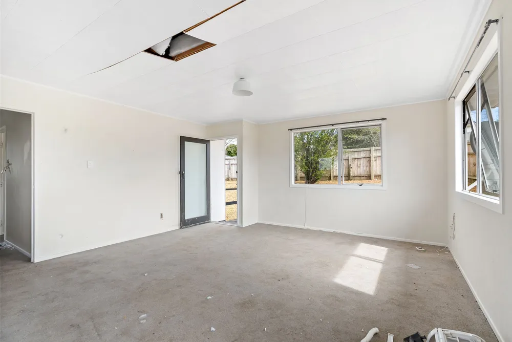 Photos of 129A Smeaton Drive