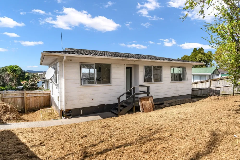 Photos of 129A Smeaton Drive