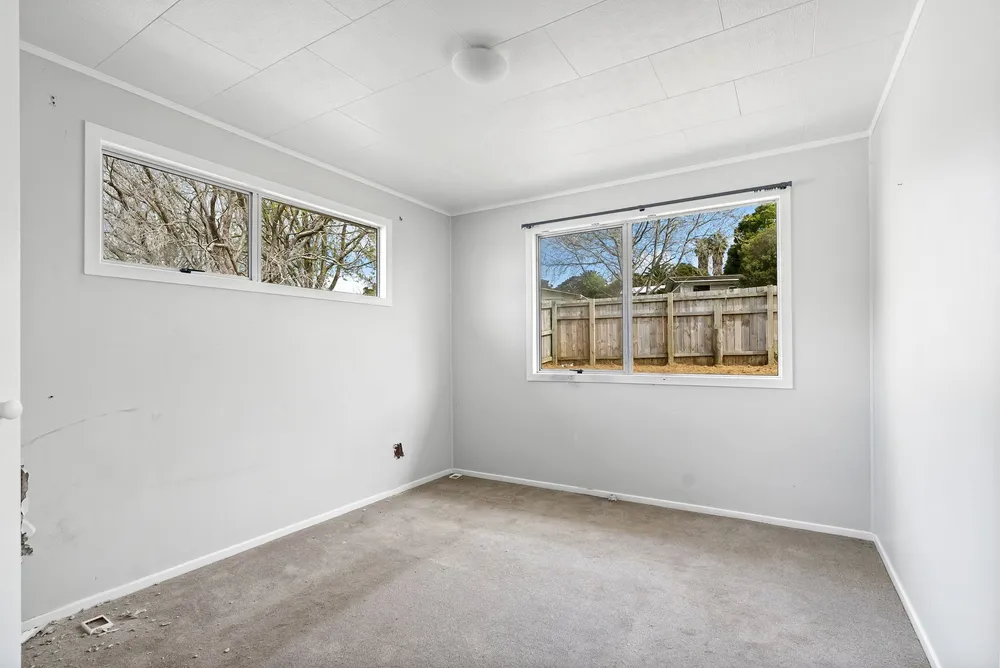 Photos of 129A Smeaton Drive