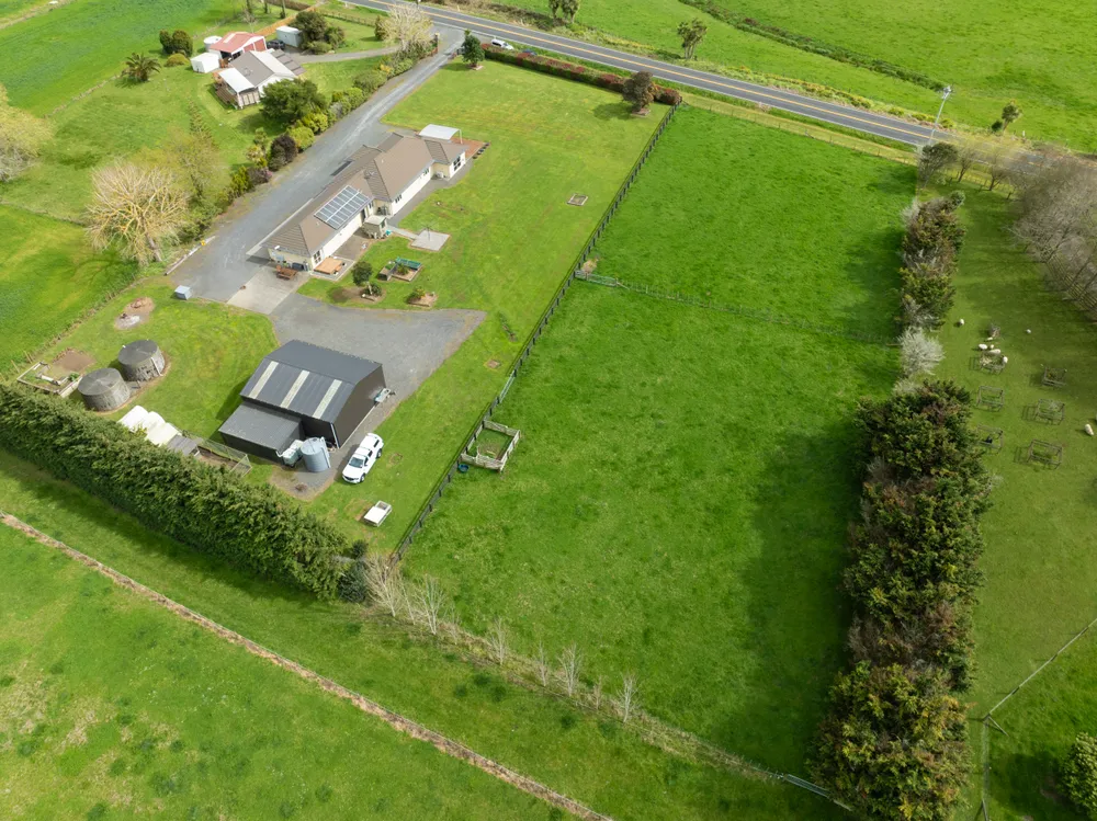 Photos of 374 Mangatangi Road