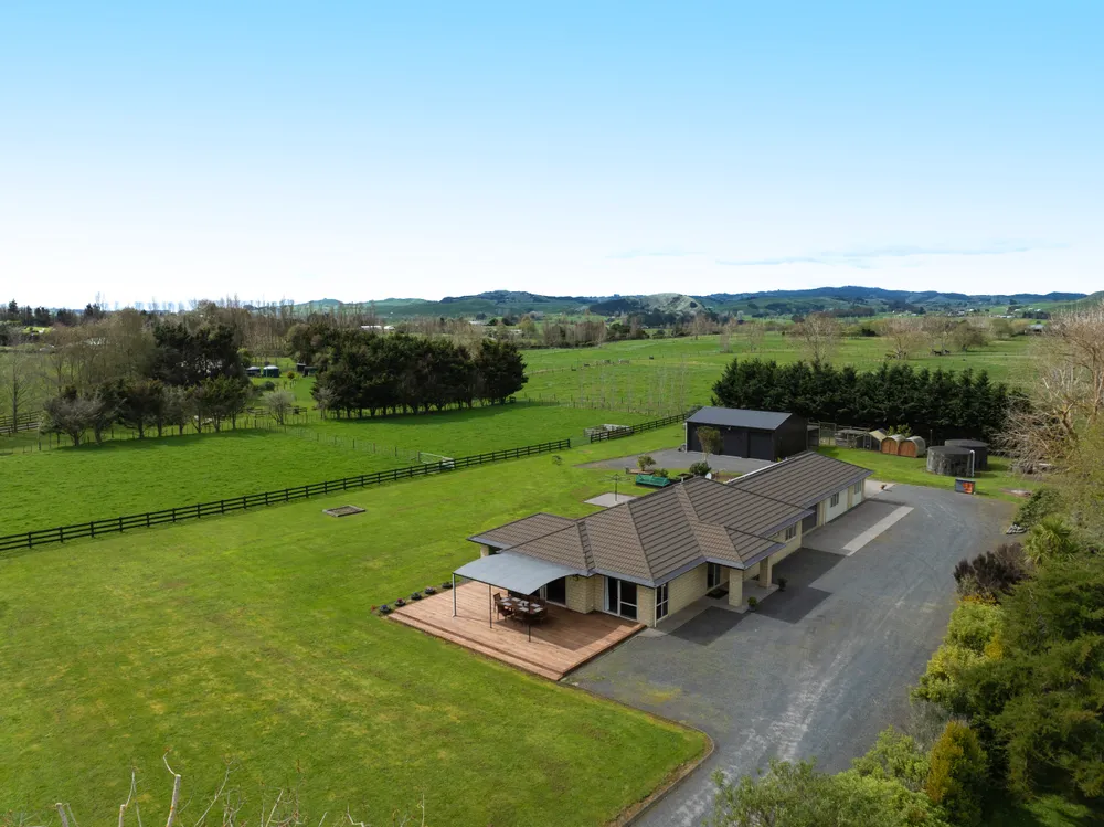 Photos of 374 Mangatangi Road