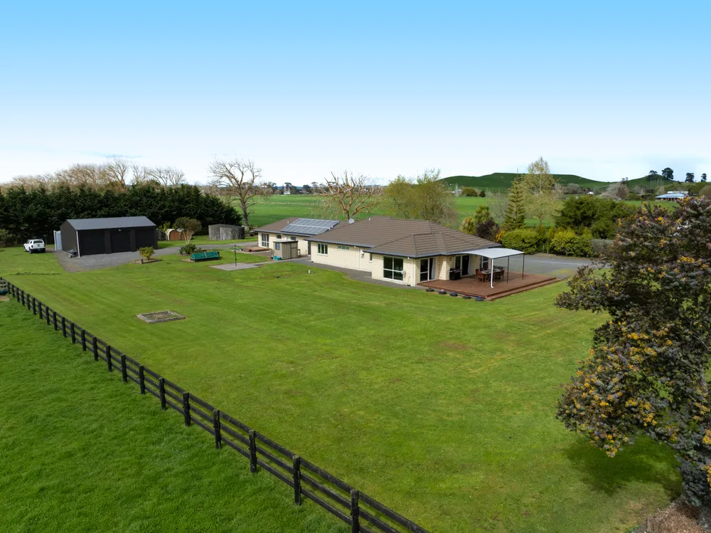 Photos of 374 Mangatangi Road