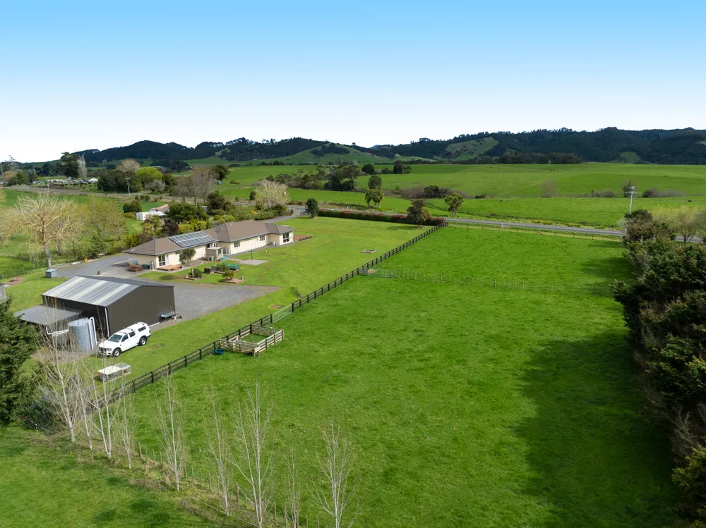Photos of 374 Mangatangi Road