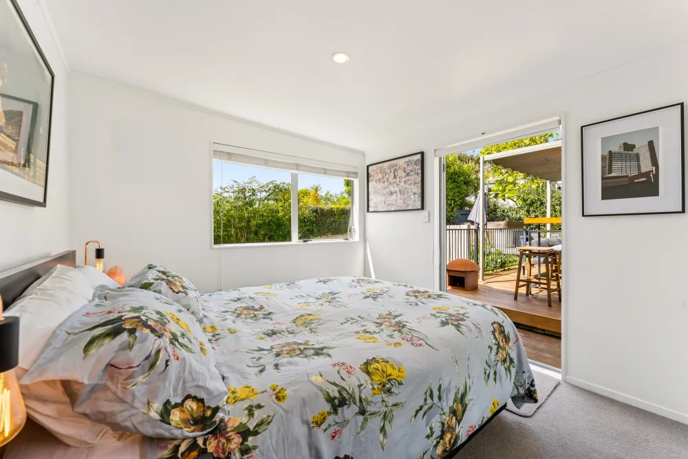 Photos of 52B Bay Street