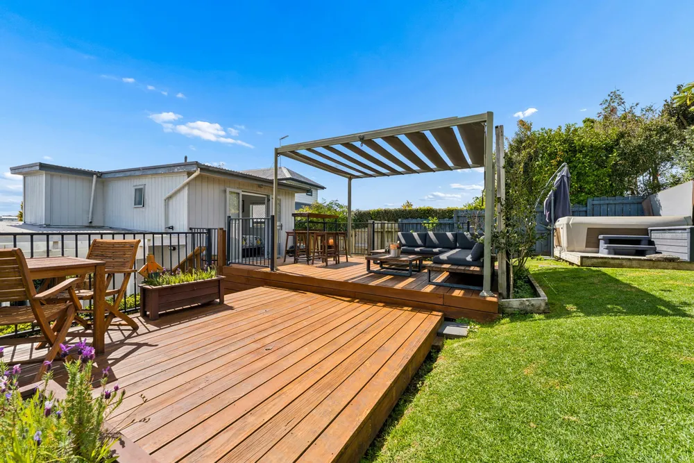 Photos of 52B Bay Street