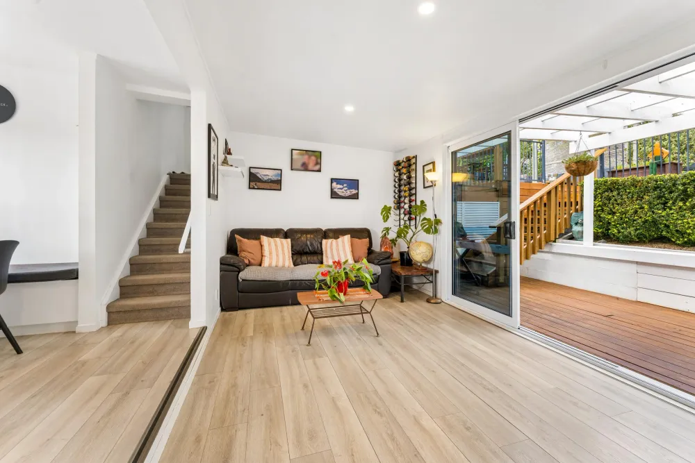 Photos of 52B Bay Street