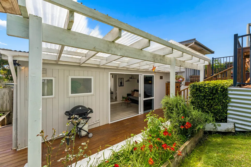 Photos of 52B Bay Street