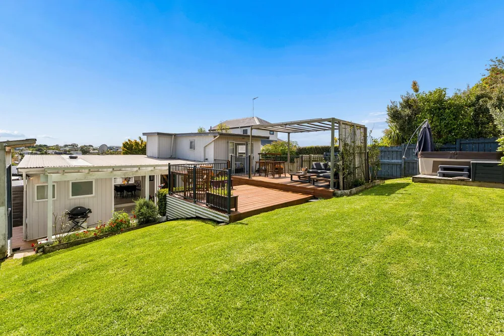 Photos of 52B Bay Street