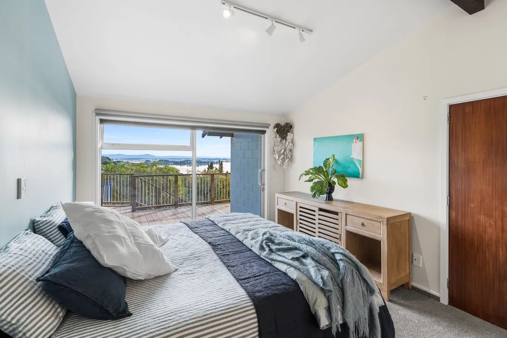 Photos of 53 Soleares Avenue