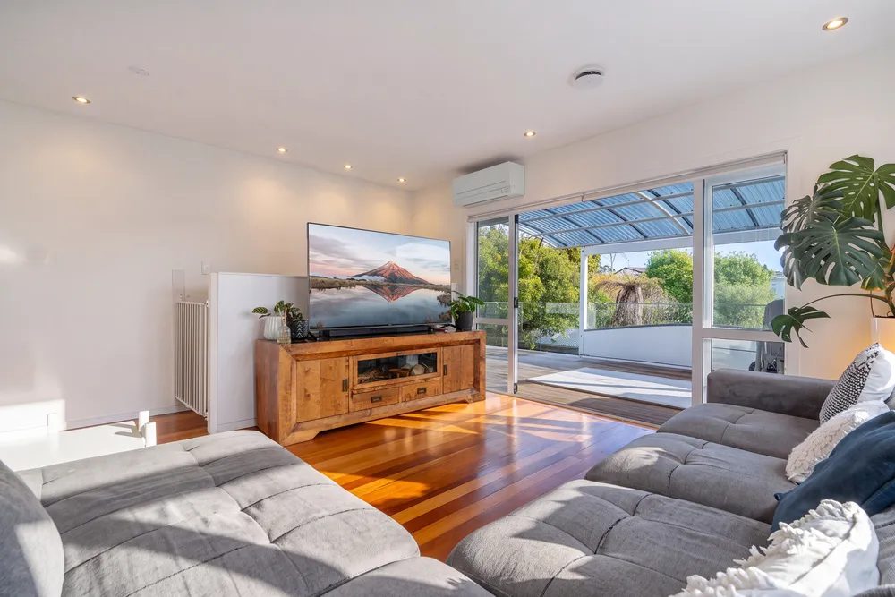 Photos of 127 Connell Street