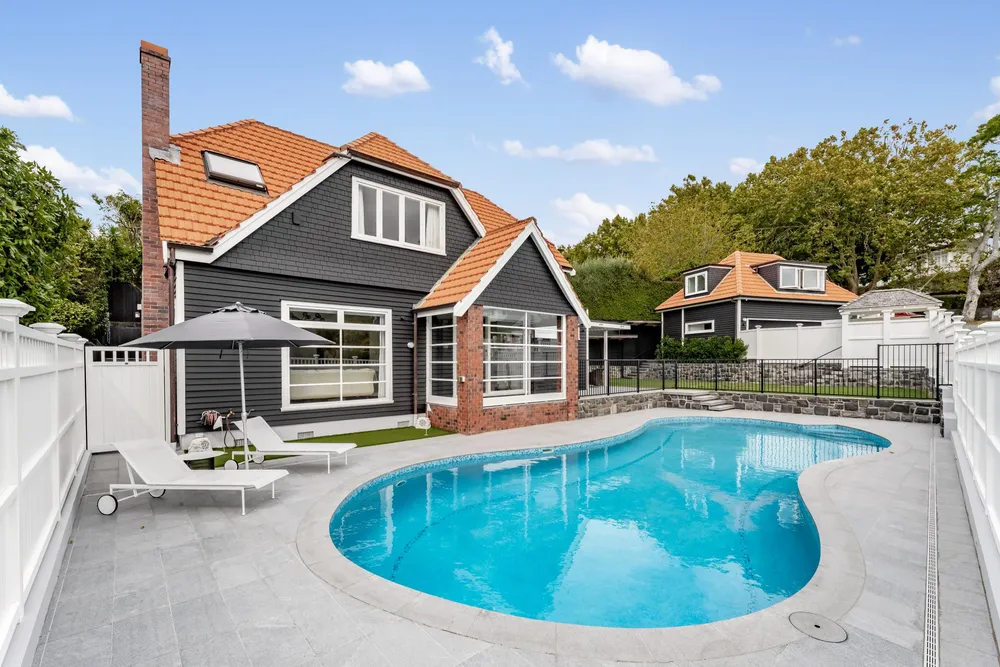 Photos of 13 Entrican Avenue