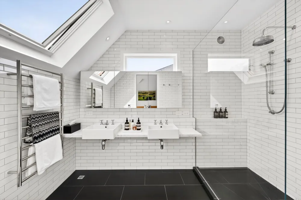Photos of 13 Entrican Avenue
