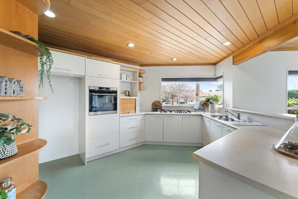 Photos of 11 Chippewa Place