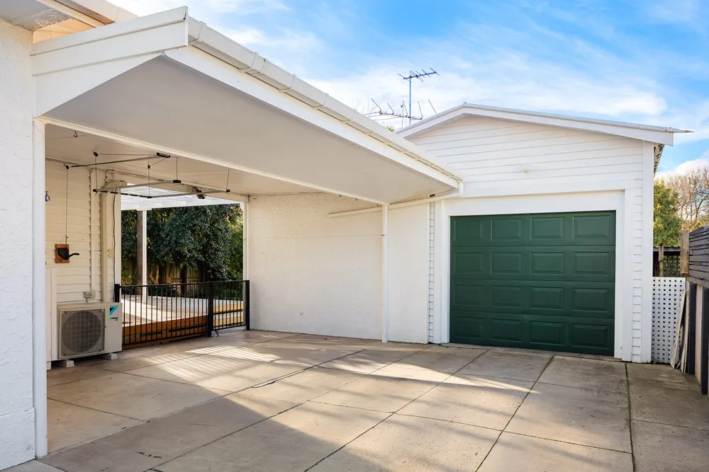 Photos of 577 Aberdeen Road