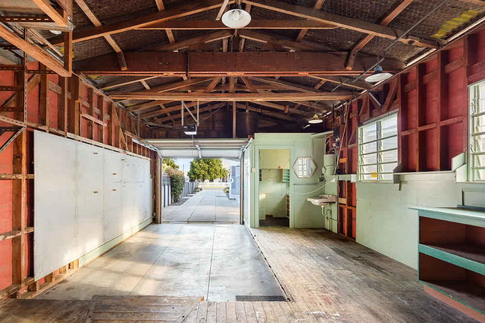 Photos of 577 Aberdeen Road