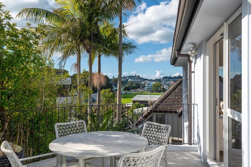 Photos of 12 Auckland Road