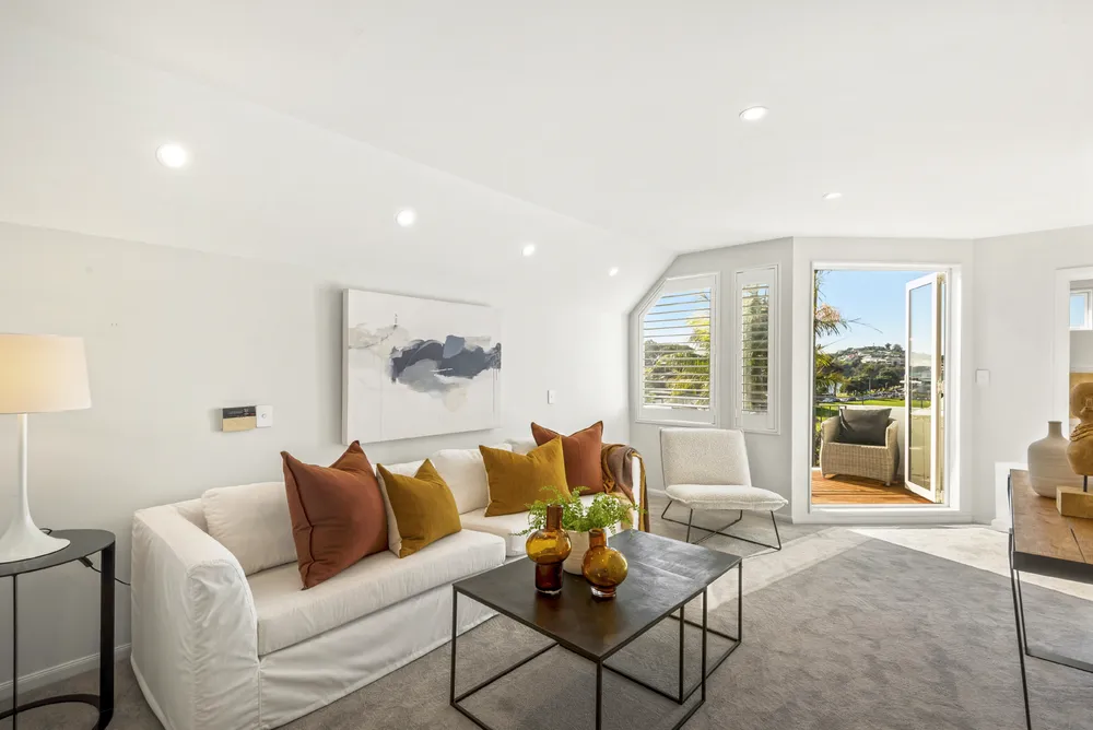 Photos of 12 Auckland Road