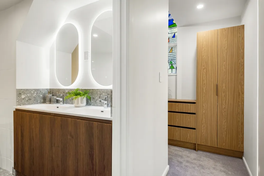 Photos of 12 Auckland Road