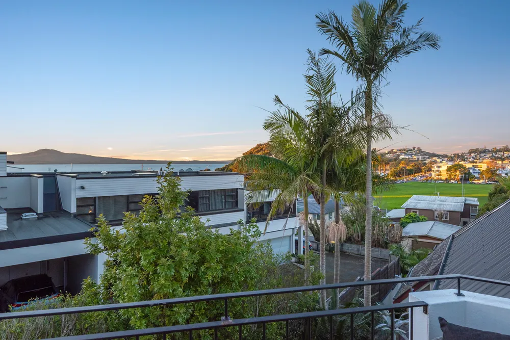 Photos of 12 Auckland Road