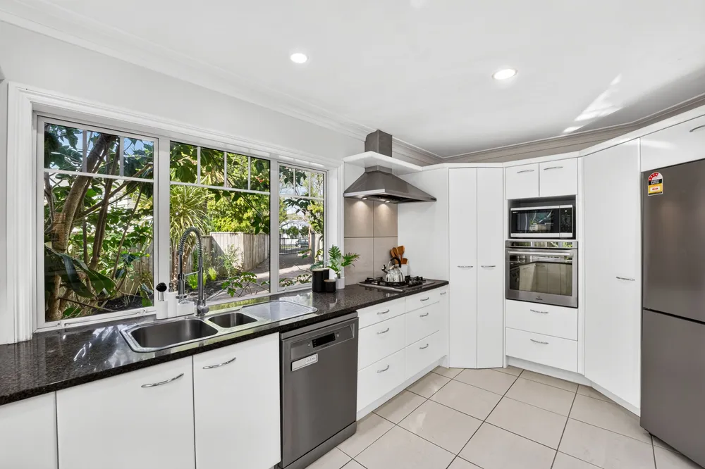 Photos of 5A Inverary Avenue
