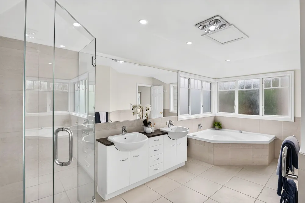 Photos of 5A Inverary Avenue