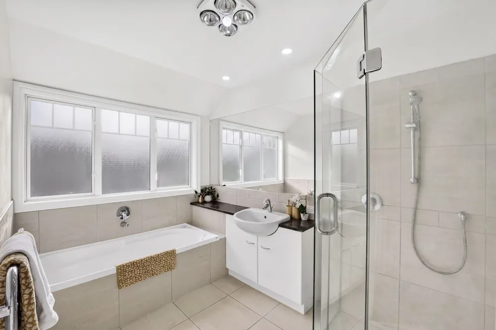 Photos of 5A Inverary Avenue