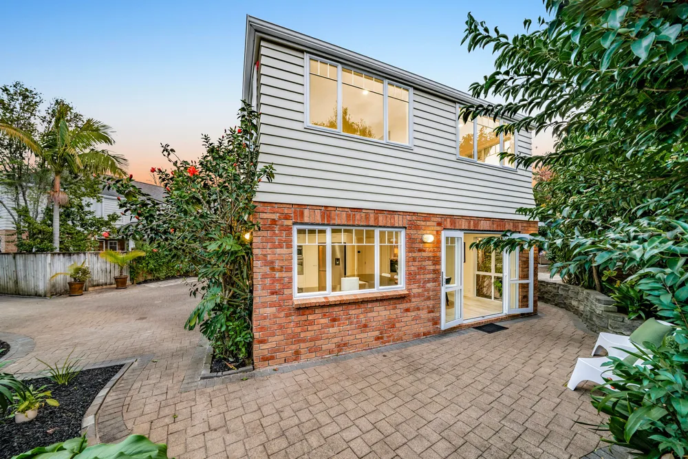 Photos of 5A Inverary Avenue