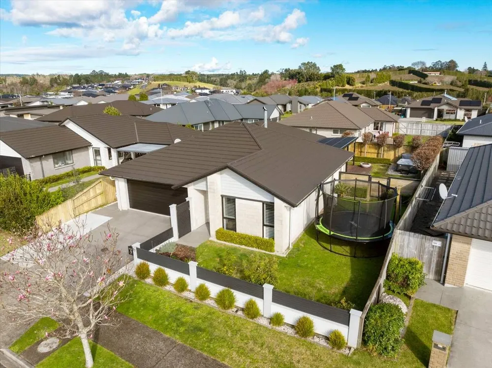 Photos of 87 Puhirake Crescent